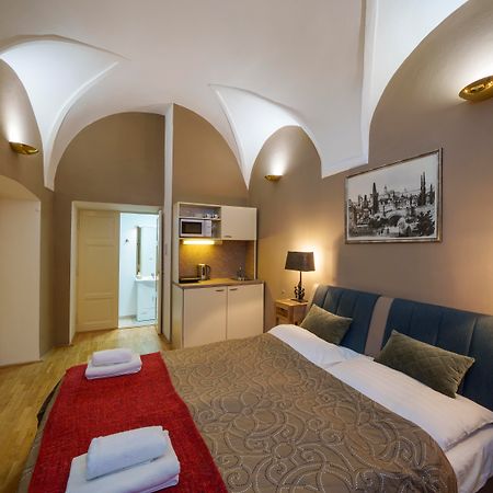 Old Town - Aparthotel Michalska Prag Exteriör bild