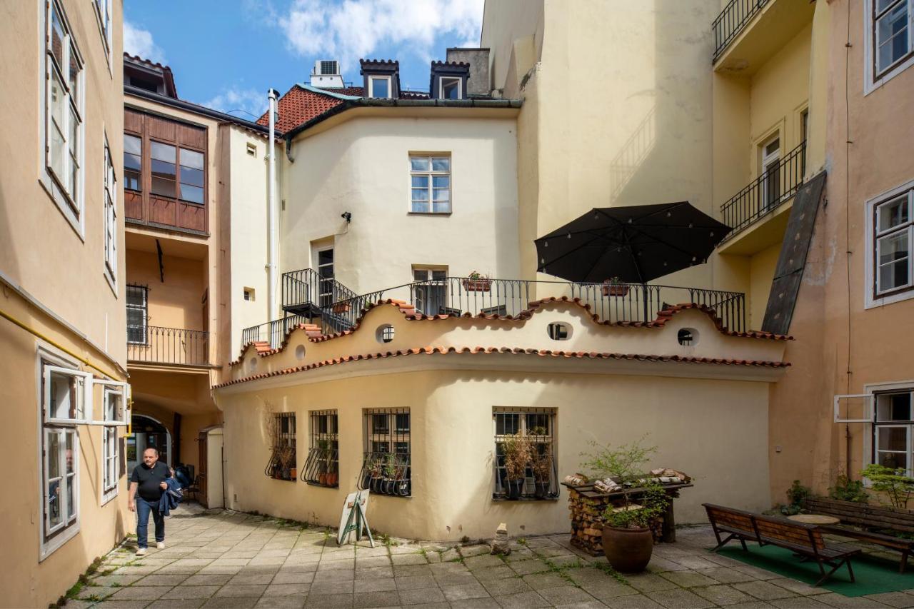 Old Town - Aparthotel Michalska Prag Exteriör bild