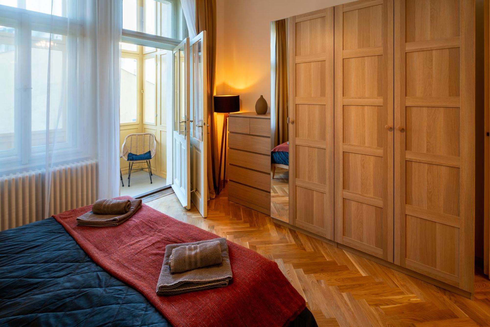 Old Town - Aparthotel Michalska Prag Exteriör bild