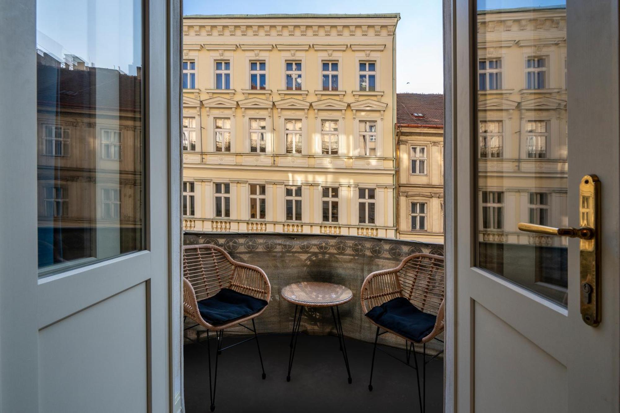 Old Town - Aparthotel Michalska Prag Exteriör bild