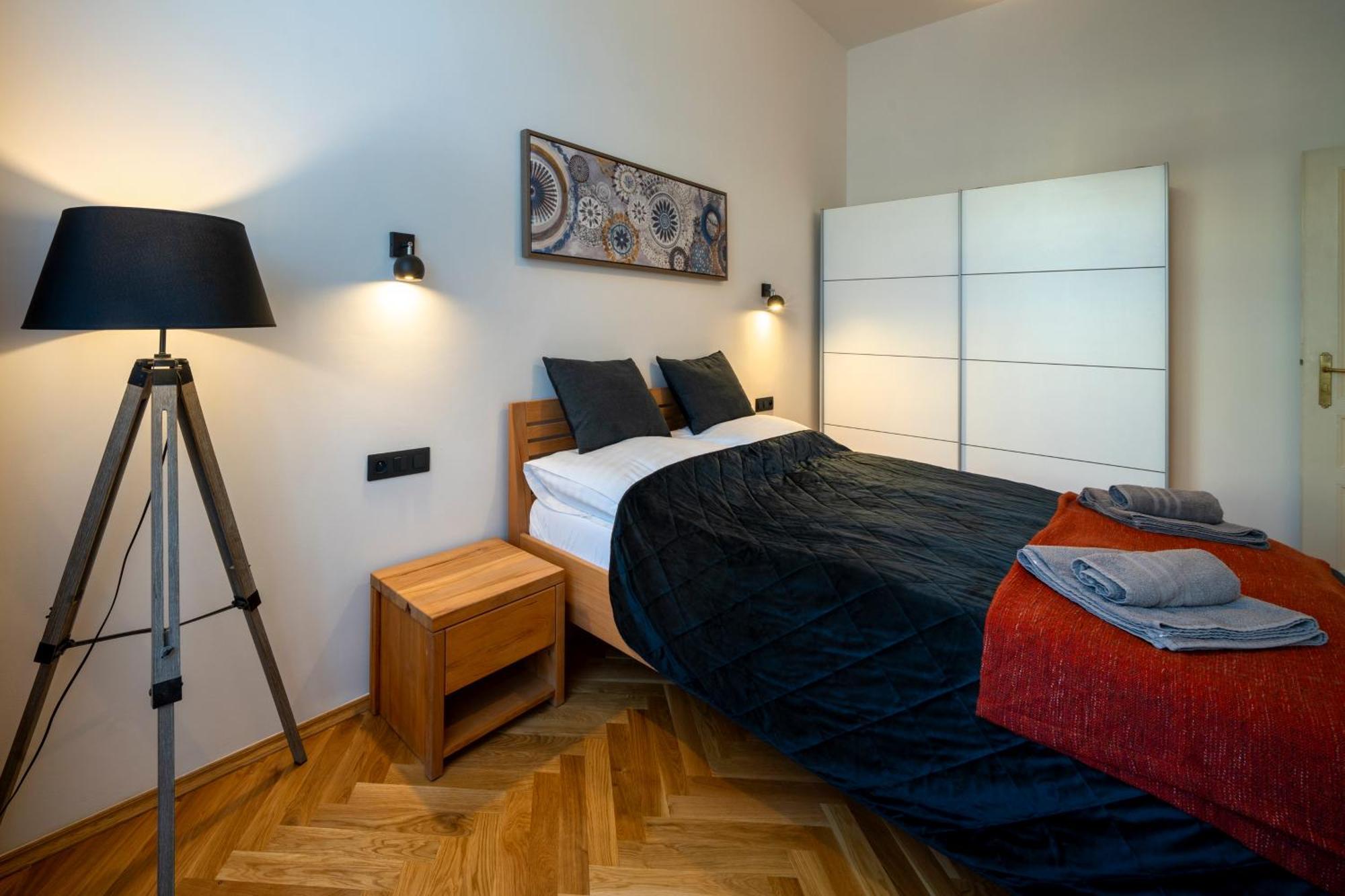 Old Town - Aparthotel Michalska Prag Exteriör bild