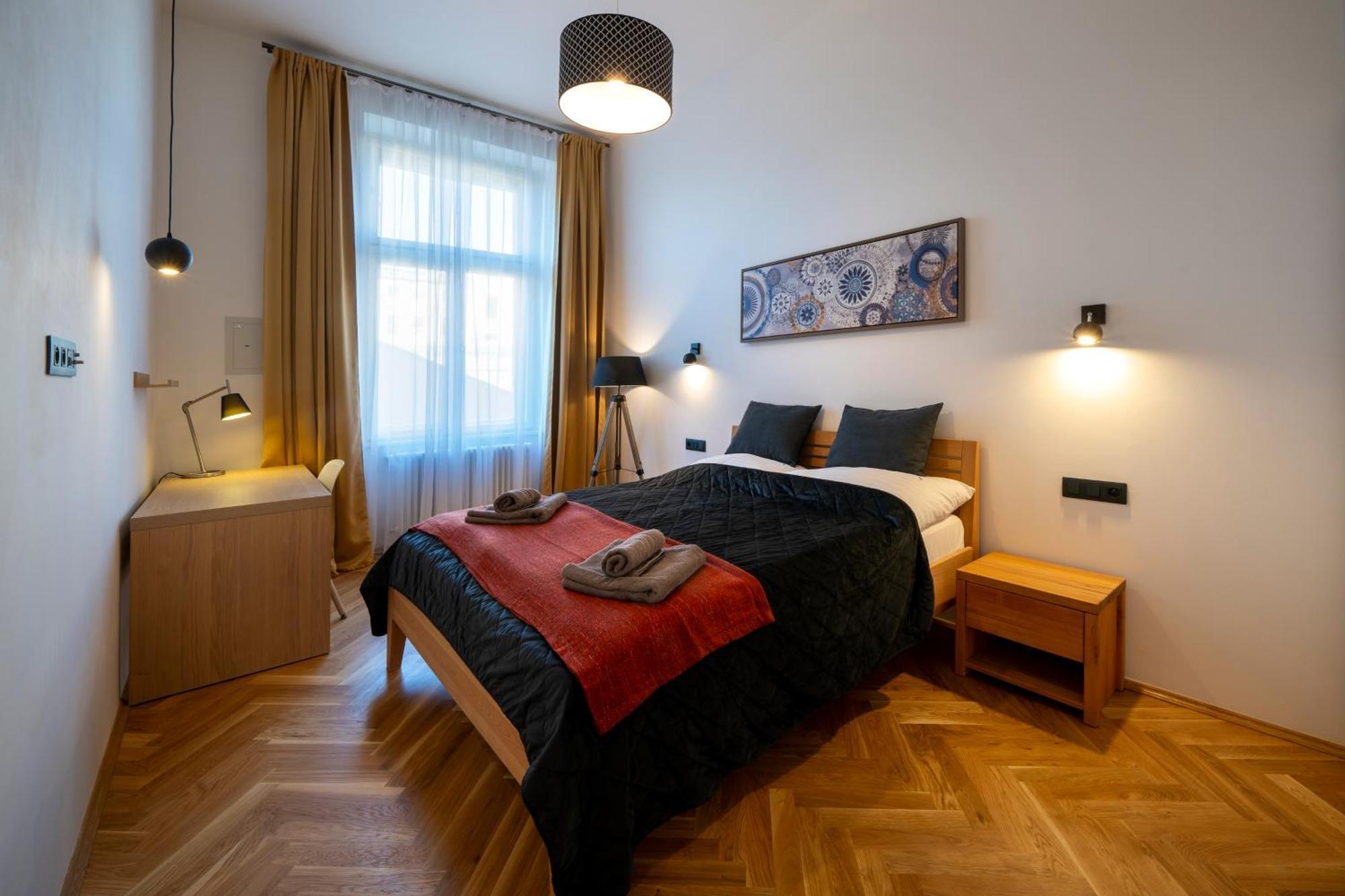 Old Town - Aparthotel Michalska Prag Exteriör bild